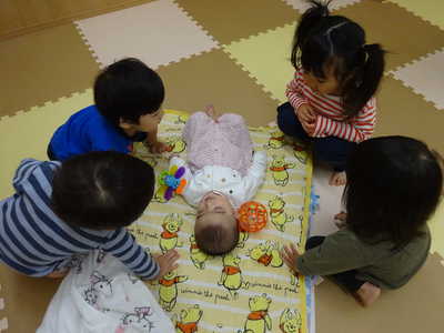  赤ちゃんかわいいねぇー♡