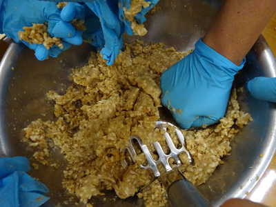  つぶしてつぶして🎶