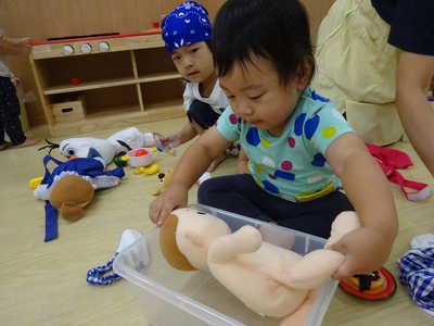  赤ちゃんお風呂入ってんねん〜‼