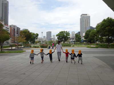  ２歳児みんなで手を繋いで…💕