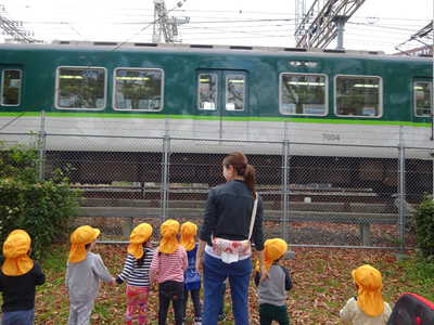  電車ばいばぁーい✋