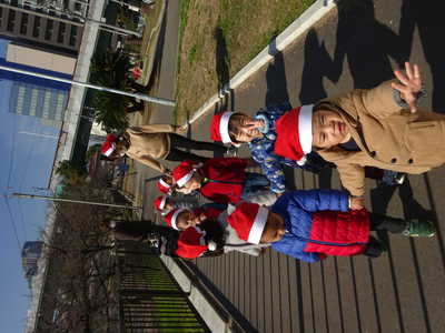  ちびサンタのお散歩👣