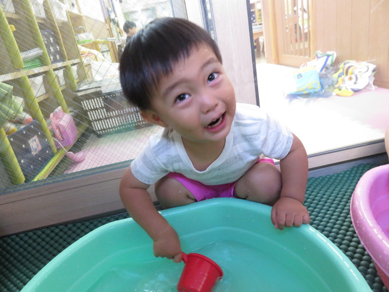 ばぁ♥お水楽しいね